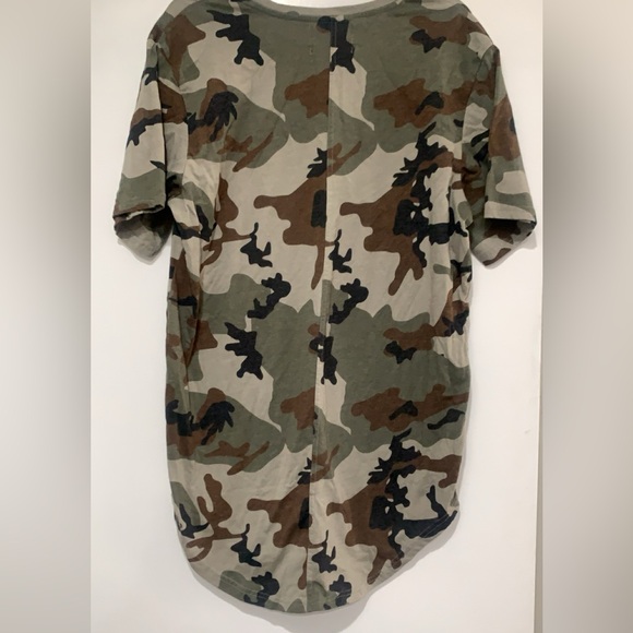 PACSUN, MENS CAMO PRINT LONGER FIT SHORT SLEEVE CREW NECK - Picture 2 of 8